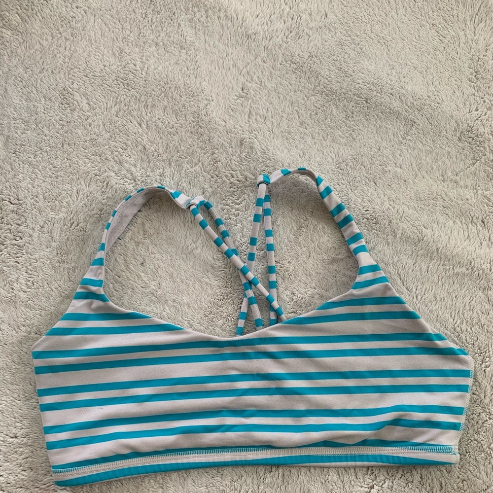 Lululemon free to be bra size 8